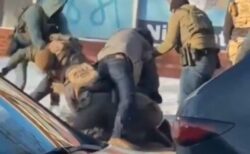 ミネアポリスで移民捜査官が男性を射殺、銃を奪った後に発砲か？