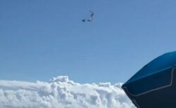 フロリダ州の海で、150mの高さからパラグライダーが墜落【動画】