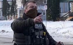 ミネアポリスで女性を射殺したICE職員、身元が判明