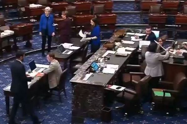 米国土安全保障省の予算案を分離することで合意、政府機関の閉鎖を回避するため