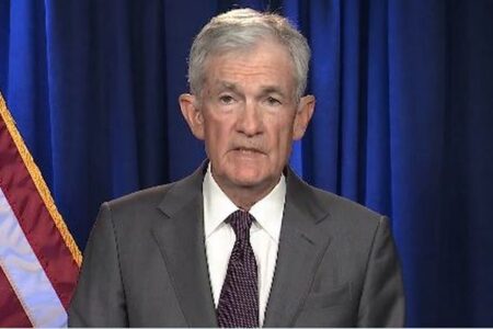 米司法省、FRBのパウエル議長の刑事訴追を示唆、元議長らがトランプ政権を批判