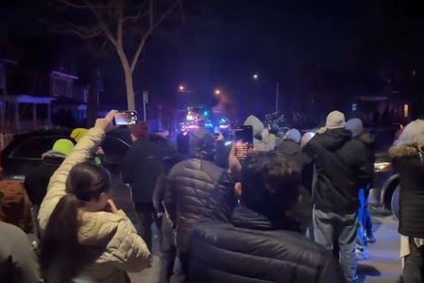 ミネアポリスでICEが市民に再び発砲、抗議デモで激しい衝突