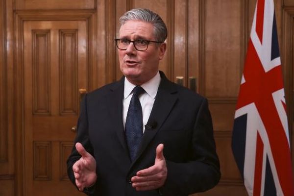 英首相が異例のトランプ批判、アフガン戦争でのNATO軍の発言受け「侮辱的」