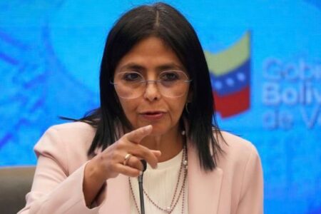 「マドゥロよりも大きな代償を払うことになる」トランプ氏がベネズエラの大統領代行に警告