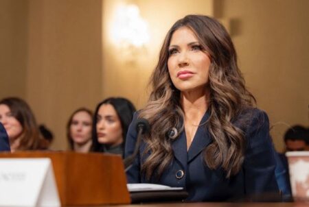 米共和党の議員からも、ノーム国土安全保障長官の辞任を求める声