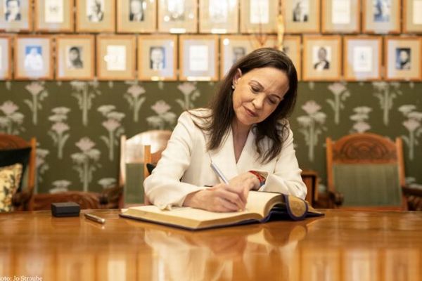 マチャド氏がトランプ氏とノーベル平和賞の共有を提案、委員会側は拒否