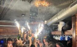 スイスのバーで発生した火災、花火により天井に燃え広がった可能性