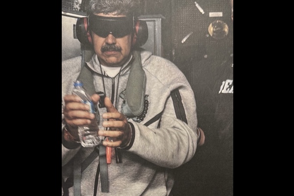 拘束されたマドゥロ大統領が着ていた、NIKEのランニングウェアが大人気