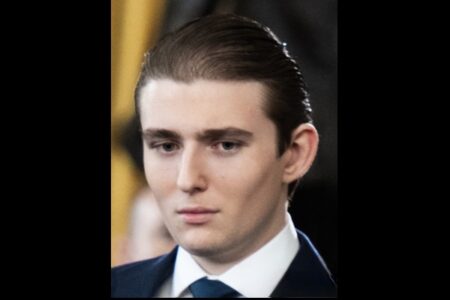 トランプ大統領の息子バロンが、暴力を受けた女友達を救う