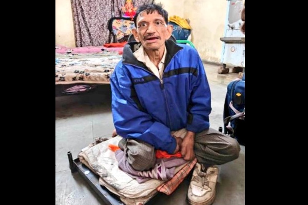 インドの物乞い男性、実は家3軒、車1台を所有し、事業も展開していたと判明