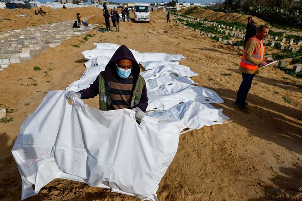 ガザ地区でイスラエル軍が空爆、少なくとも12人のパレスチナ人を殺害