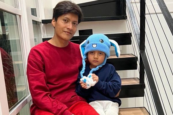 ICEに拘束された5歳の男の子、父親と一緒に釈放され自宅へ