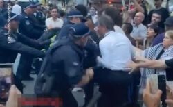 イスラエルの大統領が豪を訪問、警察が暴力的に抗議デモを鎮圧