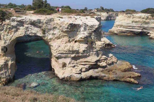 イタリアにある有名な「恋人たちのアーチ」、バレンタインデーの日に崩壊