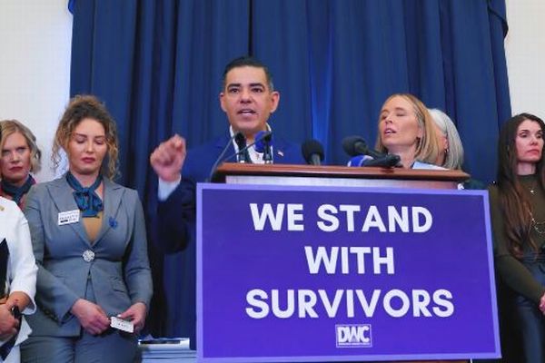 【エプスタイン・ファイル】米監視委員会の民主党議員、トランプ氏の「即時」証言を要求