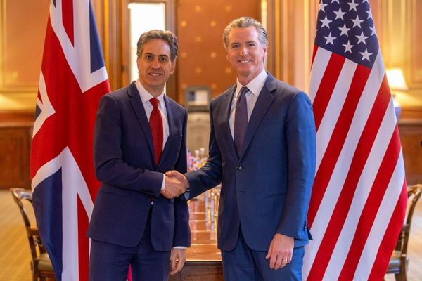 カリフォルニア州が英政府とグリーンエネルギーの協定を締結、トランプ氏は激怒