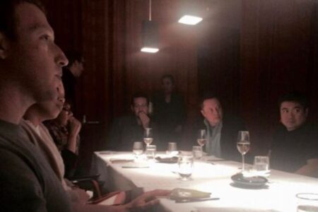 【エプスタイン・ファイル】マスク、ザッカーバーグが夕食会に出席、写真が浮上