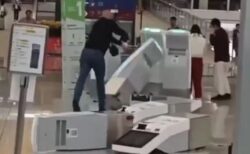 香港の空港でイギリス人が大暴れ、自動券売機を次々と破壊【動画】
