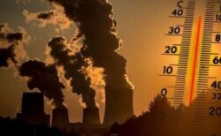 トランプ大統領が温室効果ガス対策の根拠を撤回、専門家らが厳しく批判