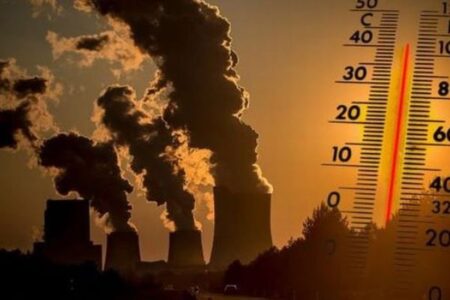 トランプ大統領が温室効果ガス対策の根拠を撤回、専門家らが厳しく批判