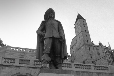 【オランダ】教会の床崩落で遺骨発見　三銃士のモデル・ダルタニアンか、身元確認進む