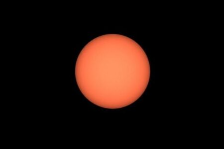 太陽の黒点が消失、1335日続いた連続観測記録に終止符