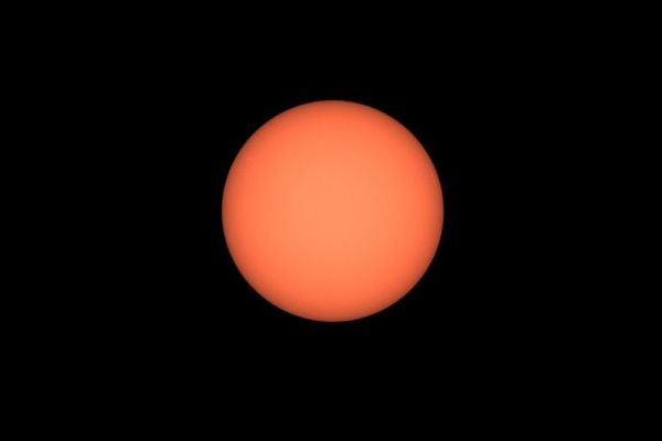 太陽の黒点が消失、1335日続いた連続観測記録に終止符