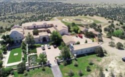 ニューメキシコ州の警察、エプスタイン被告が所有していた牧場を捜査