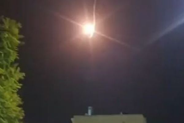 イラン軍、イスラエルの核施設がある南部の都市をミサイル攻撃