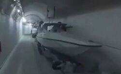 イランが公開した動画に無数の水上ドローン、高速の水中ミサイルもあると主張