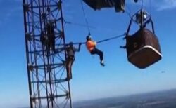 気球が塔に引っ掛かり、消防隊員が高さ270mで2人を救出【動画】