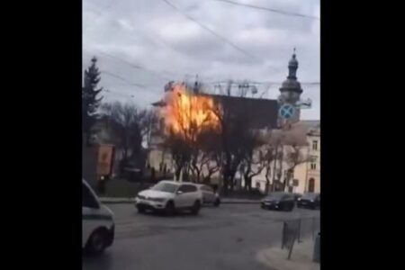ロシア軍が約1000機のドローンを使いウクライナを攻撃、7人が死亡
