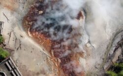 米・イエローストーン国立公園で、世界最大の酸性間欠泉が再び噴出