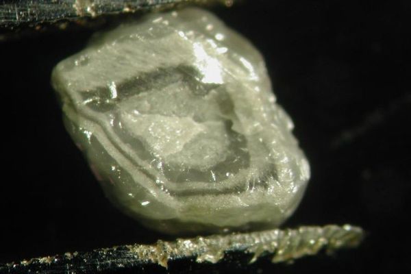 中国の科学者、「六方晶ダイヤモンド」の作成に成功したと主張