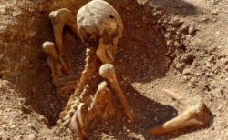 古代ガリア人の人骨、穴の中で座った状態のまま発見【フランス】