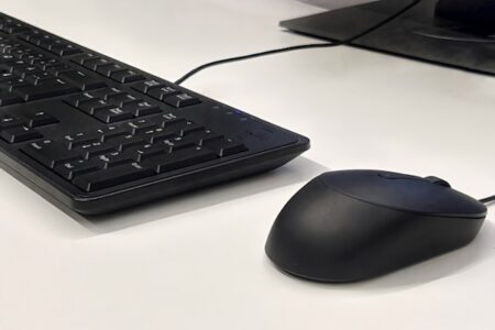 台湾の大学生が三日三晩ゲームをし続け、4日目に脳内出血、のち死亡