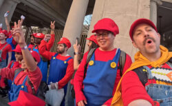 「マリオの日」N.Y.に270人のマリオが大集合、ギネス記録に挑戦