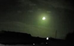 イギリスの上空を、眩い火球が横切っていく【動画】