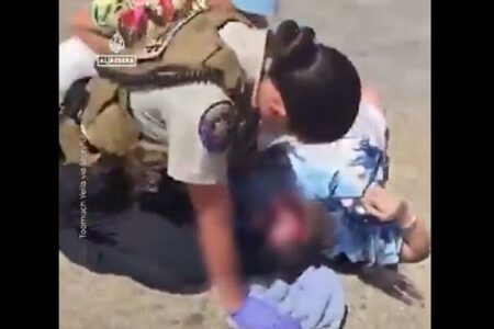 ラオスの新年を祝っていたパレードに車が突っ込み、13人が負傷【アメリカ】