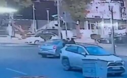 米・女性ジャーナリストがイラクで拉致、連れ去られる瞬間の動画