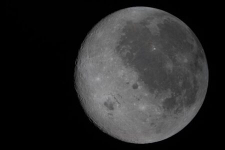 【アルテミスII】宇宙船が地球から最も遠い地点に到着、過去の記録を更新