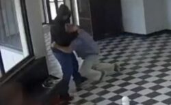 高校に男が銃を持って侵入、校長が体を張って食い止める【動画】