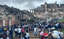ハイチ北部の要塞で、群衆が押し寄せて将棋倒し、30人が死亡