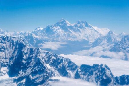 ネパールでエベレストの登山ガイドらが保険金を不正受給、登山客に毒を盛る