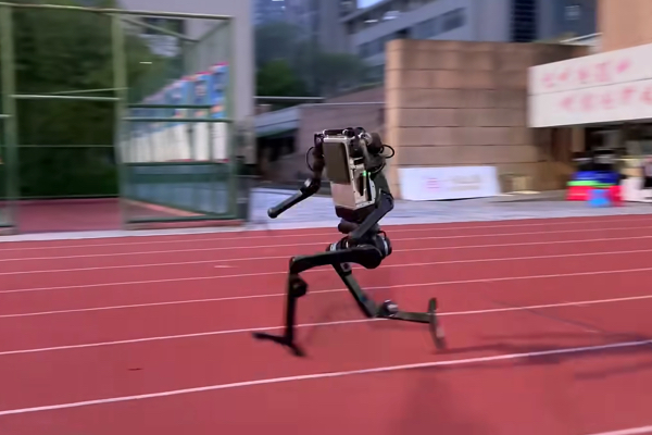 中国製人型ロボットの速さが、ウサイン・ボルトに並ぶ