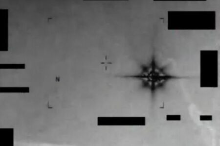 米国防総省が新たなUFOの資料を公開、動画には奇妙な物体が映る