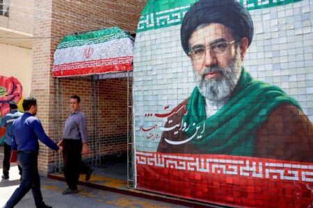 トランプ大統領、イランの指導者を「狂人」と呼ぶも、外交的解決が可能との見解