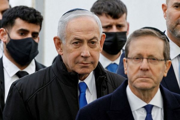 イスラエルの裁判所、ネタニヤフ首相の汚職裁判を再び中止