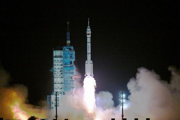 中国が「神舟23号」の打ち上げに成功、人類を月へ送るプロジェクトを開始