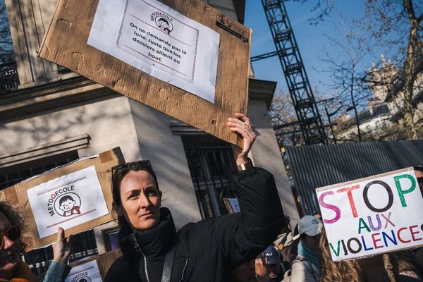 フランスの公立保育園や小学校で、職員による大規模な虐待事件が発覚